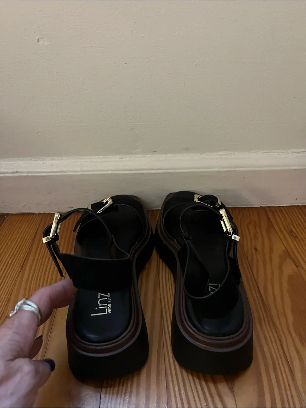 Source Wide Fit Black Flatform Buckle Sandals US size 8
